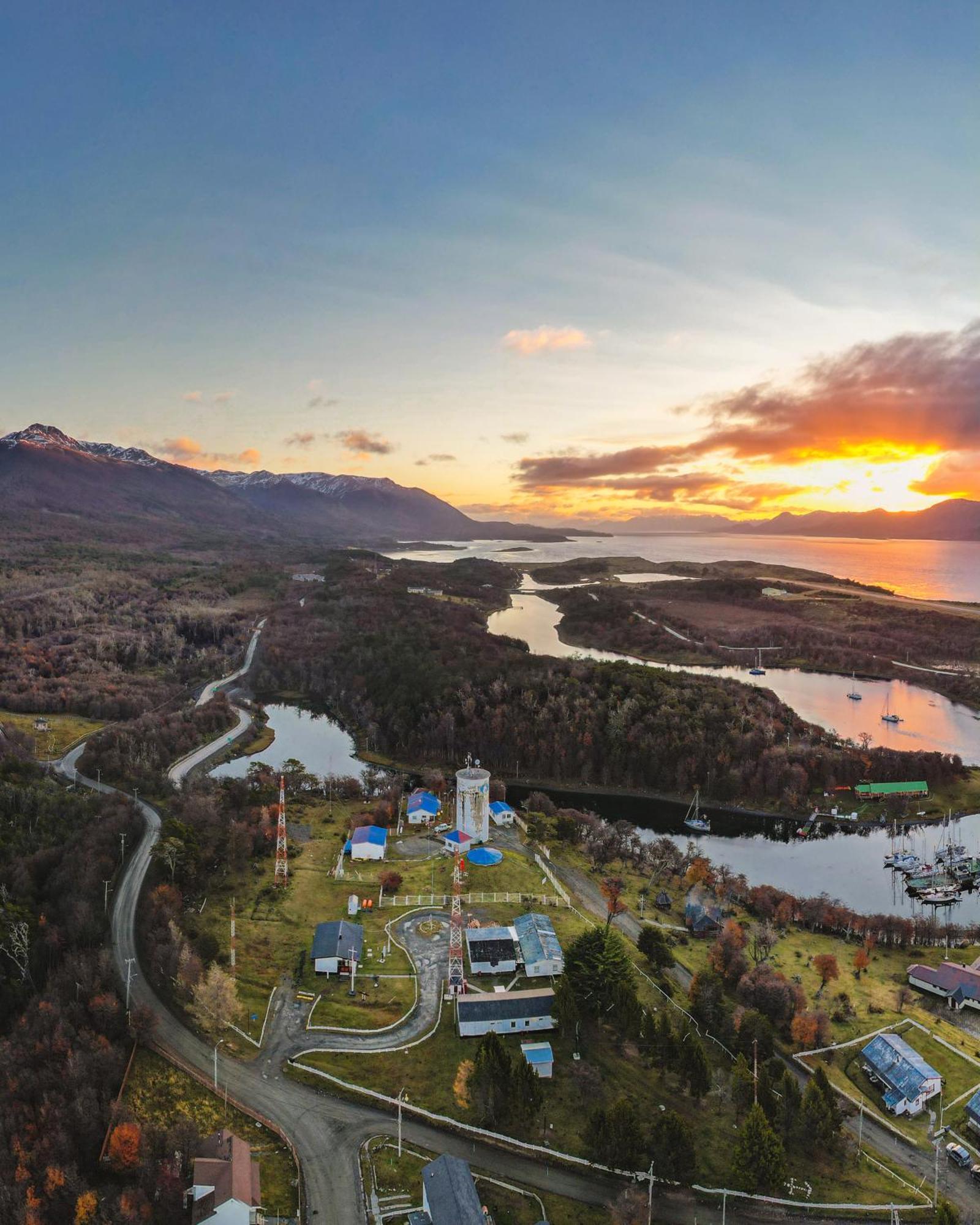 Hotel Fiofio Spa Puerto Williams Exterior foto